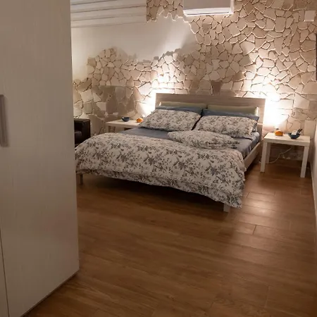 Апартаменти Tulipano Rosso Барі