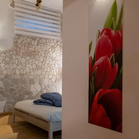 Апартаменти Tulipano Rosso Барі